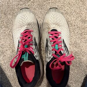 Women's Running Shoes - White and Pink